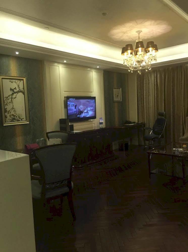 שיג'יאז'ואנג Hebei Hotel Zhongmao Haiyue Hotel מראה חיצוני תמונה